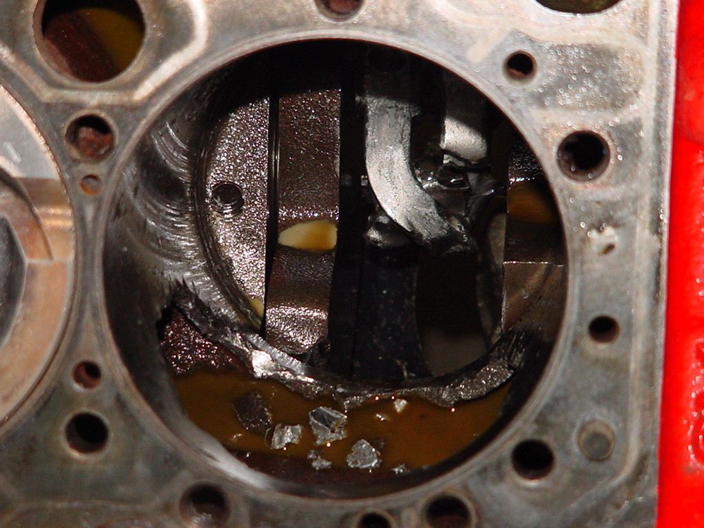 Aluminum Pistons vs. Cast Alum Team Camaro Tech